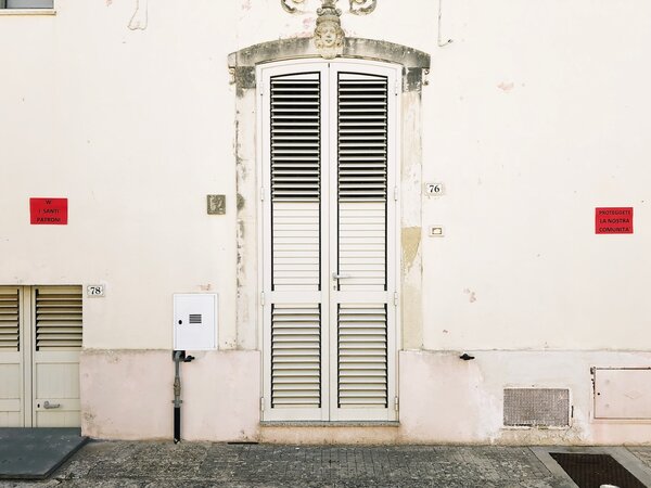 Fotografia dal progetto 'Lascia stare i santi' di Alessandro Pessina