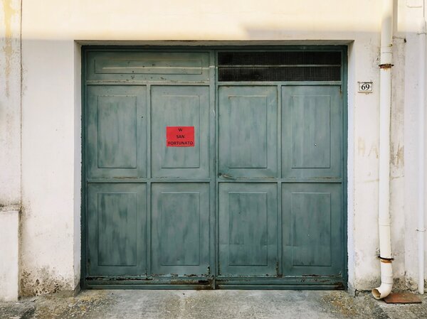 Fotografia dal progetto 'Lascia stare i santi' di Alessandro Pessina